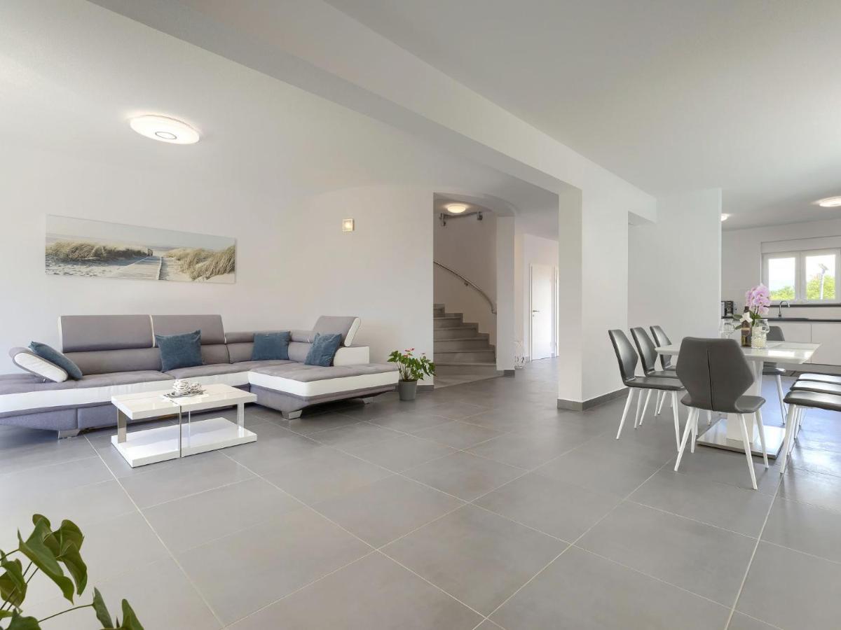Holiday Home Villa Gocci By Interhome Kmeti Exterior foto